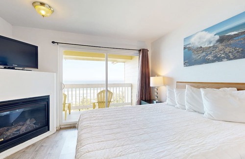 Lincoln City Apartamento | Upper-Floor Oceanview Studio, Perfect for Couples - Free WiFi, Dogs Allowed
