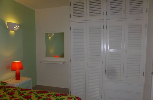 Dominicus Apartamento | DIRECTLY ON THE CARIBBEAN SEA, 3 ROOM APARTMENT, GARDEN & POOL & DIRECT ACCESS TO THE SEA!