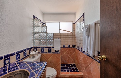 Las Conchas Casa | Mariposa - Wonderful oceanfront two bedroom, two bath condo