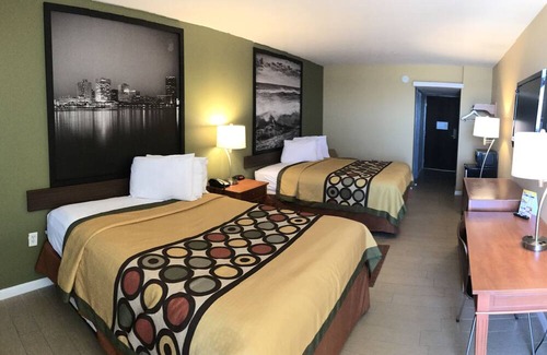 Northeast Virginia Beach Hotel | Super 8 by Wyndham Virginia Beach Oceanfront