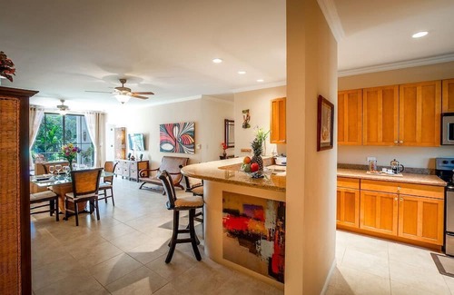 Coco Apartamento | Spacious 3 BR condo walking distance to amenities.