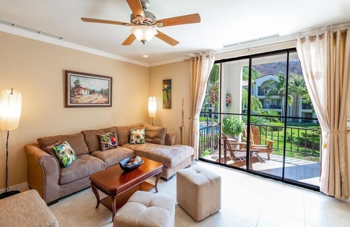 Coco Apartamento | Spacious 3 BR condo walking distance to amenities.