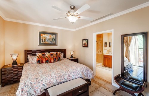 Coco Apartamento | Spacious 3 BR condo walking distance to amenities.