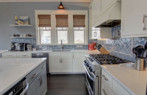 Cinnamon Shore Casa | Stunning Designer Home w/ Pool Views+Access to Cinnamon Shore Amenities