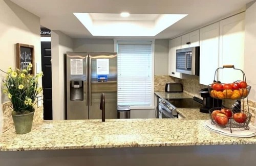 North Shore Casa | Shorely Heaven: WiFi, Disney+, Amazon Prime, YouTubeTV, (2) Kayaks Wide Water Lake Views