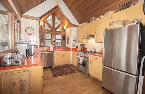 Carnelian Bay Casa | Rockwood: Cute & Unique North Shore Cabin