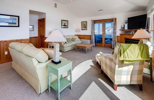 Salvo Casa | Impresionante casa con vista al mar, Salvo con piscina, Tiki Bar, Tina caliente, Sala de juegos, Se admiten perros