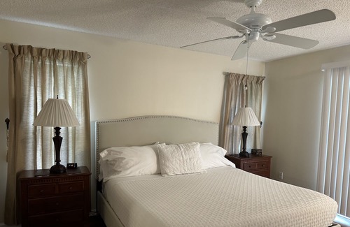 Crescent Lakes Casa | Mucha privacidad en un lago a 20 minutos de Disney con piscina privada y spa.