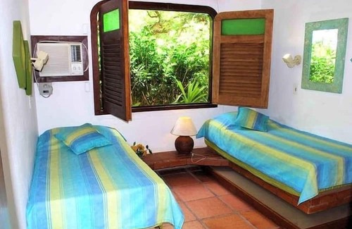 Village da Ferradura Casa | House 6 suites and 100 meters from Horseshoe Beach / Full Service Homemade