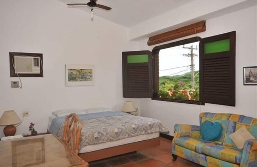 Village da Ferradura Casa | House 6 suites and 100 meters from Horseshoe Beach / Full Service Homemade