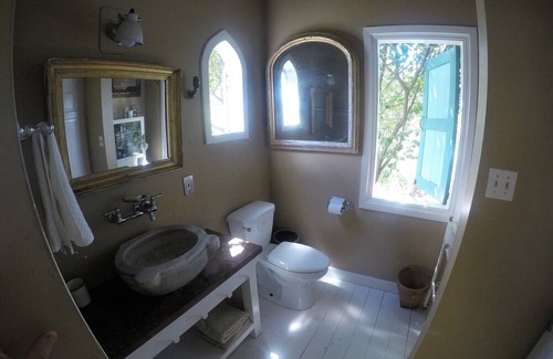 Wesley Will Casa | Spectacular clifftop house with hot tub next to sandy beach, stunning sea views