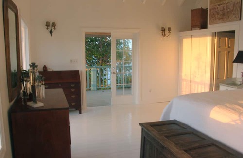 Wesley Will Casa | Spectacular clifftop house with hot tub next to sandy beach, stunning sea views