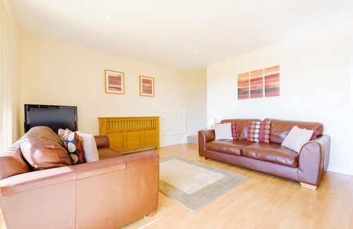 Winnard's Perch Cabaña | Benasa Lodge A Scandinavian style lodge, perfect for up to 8 guests, dog friendly.