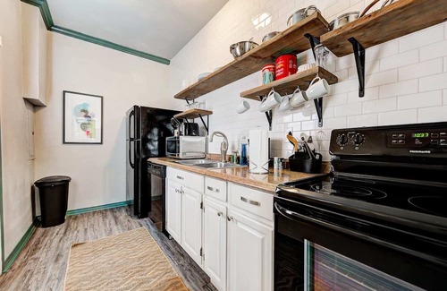 Central Oklahoma City Casa | Indie Escape I-stone’s throw to Plaza District