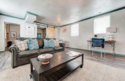 Central Oklahoma City Casa | Indie Escape I-stone’s throw to Plaza District