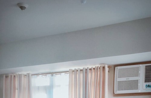 Socorro Condominio | Manhattan Heights 28th floor Condominium