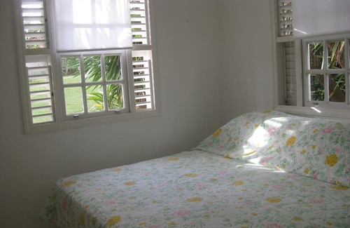 Merlin Bay Cabaña | Gingerbread Cottage 2 bed with pool, seaviews, Nr Holetown St. James