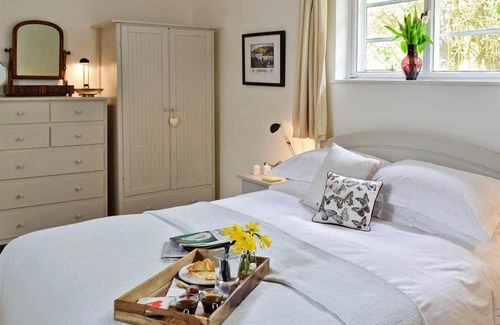Mousehole Cabaña | Attractive Comfortable Cottage Sleeps 4 Paking Garden Wifi Pet friendly