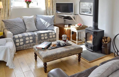 Mousehole Cabaña | Attractive Comfortable Cottage Sleeps 4 Paking Garden Wifi Pet friendly
