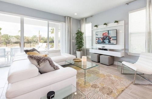 Reunion Casa | Modern Home with Upscale Living at Reunion