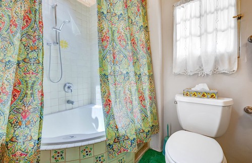 Taos Casa | La Posada de Taos Casita, a 2 cuadras de Plaza, Wifi, patio privado y tranquilo