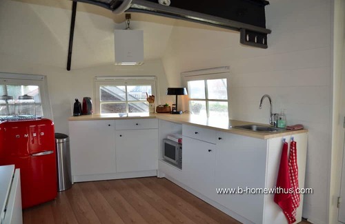 Schoorldam Casa | Idyllic holiday home in a beautiful location in a small harbor, Wifi