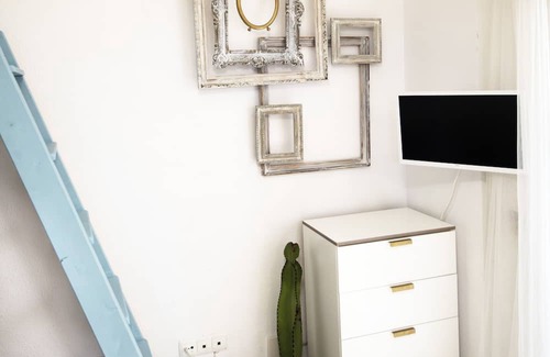 La Merced Apartamento | Art Flat in Picasso neighborhood
