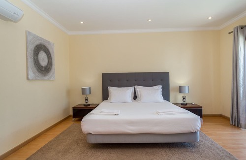 Alvor Casa | Villa with 4 bedrooms, free Wi-Fi, 800 meters from the beach, terrace with sea view
