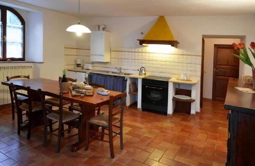 Radicondoli Apartamento | Apartamento en Toscana con jardín