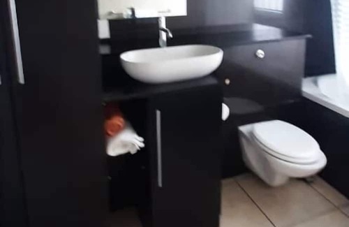 Windhoek Apartamento | Two Normal Bedrooms Inside Maerua Mall