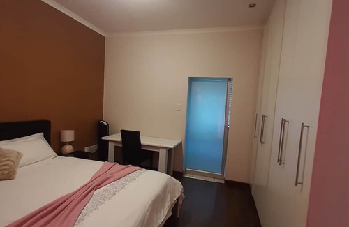 Windhoek Apartamento | Two Normal Bedrooms Inside Maerua Mall