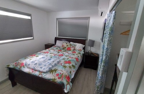 Ewa Casa | Remodeled 3 BR House - Super close to the beach!