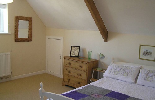 Bridport Cabaña | Characterful 18th century cottage in Bridport close to the Jurassic Coast.