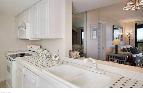 Vanderbilt Beach Condominio | WATER, WATER, EVERYWHERE! Spectacular Views From Every Room, 10th Floor Condo!