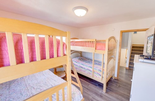 Salvo Casa | Escapada a la isla con vista al mar en Salvo con piscina, jacuzzi, sala de juegos, agradable para perros y más