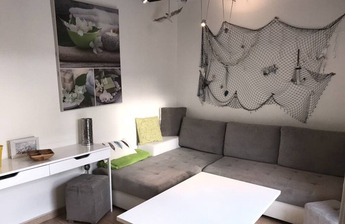 Antibes Apartamento | ANTIBES 3 STAR APARTMENT AIR CONDITIONING 2 BEDROOMS TERRACE GARDEN PARKING