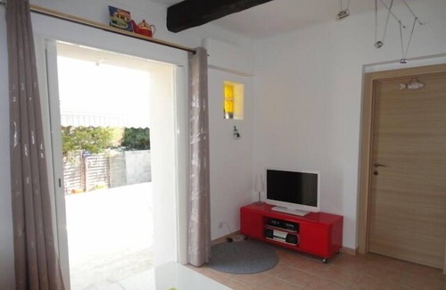 Antibes Apartamento | ANTIBES 3 STAR APARTMENT AIR CONDITIONING 2 BEDROOMS TERRACE GARDEN PARKING