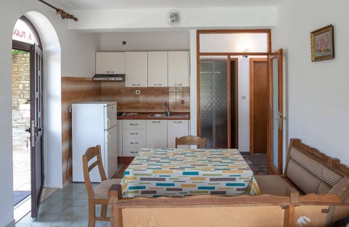 Stomorska Apartamento | Apartment Star - with swimming pool: A1(4) - Stomorska, Island Solta, Croatia