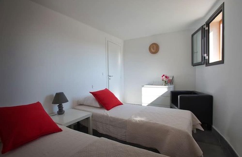 Porto-Vecchio Casa | Villa Alzu, 3 bedrooms, 6 people, shared heated swimming pool, in the heart of the Corsican maquis