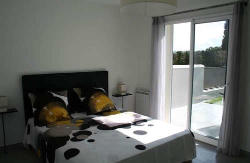 Saint-Marcel-de-Careiret Casa | Mapokia air-conditioned villa with private heated pool near Uzès.