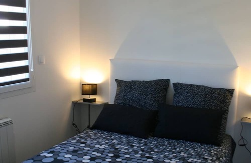 Saint-Marcel-de-Careiret Casa | Mapokia air-conditioned villa with private heated pool near Uzès.