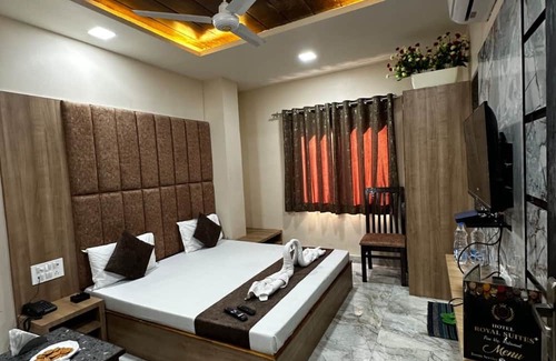 Ajmer Hotel | Hotel royal suites Ajmer AC Rooms