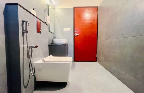 Sulthan Bathery Hotel | The Village Vista