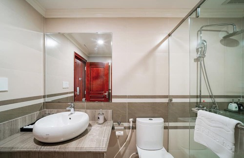 Thai Binh Hotel | Khach san White Palace Lam Son