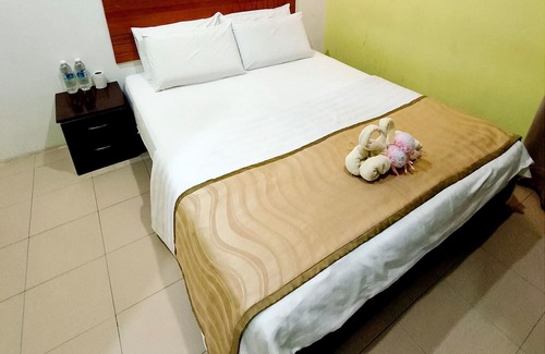 Legazpi Village Hotel | OYO 1172 MVM Transient House