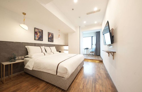 Yuzhong Hotel | Qiansu Qingpan Hotel