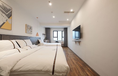 Yuzhong Hotel | Qiansu Qingpan Hotel