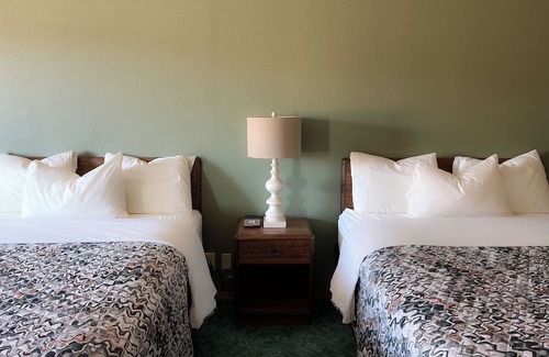 Lucky Lake Hotel | The Trail Inn Lucky Lake SK