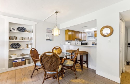 Crescent Beach Condominio | Beachfront Gem: Serene 2BD Haven With Pool & Views