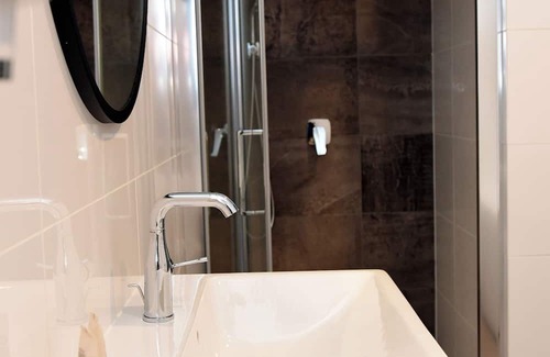Szarlej Cama Y Desayuno | Dom Nazaret - Close to Airport 24h